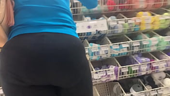 CANDID WHITE GILF WITH PHAT ASS (CANDID FAIL)